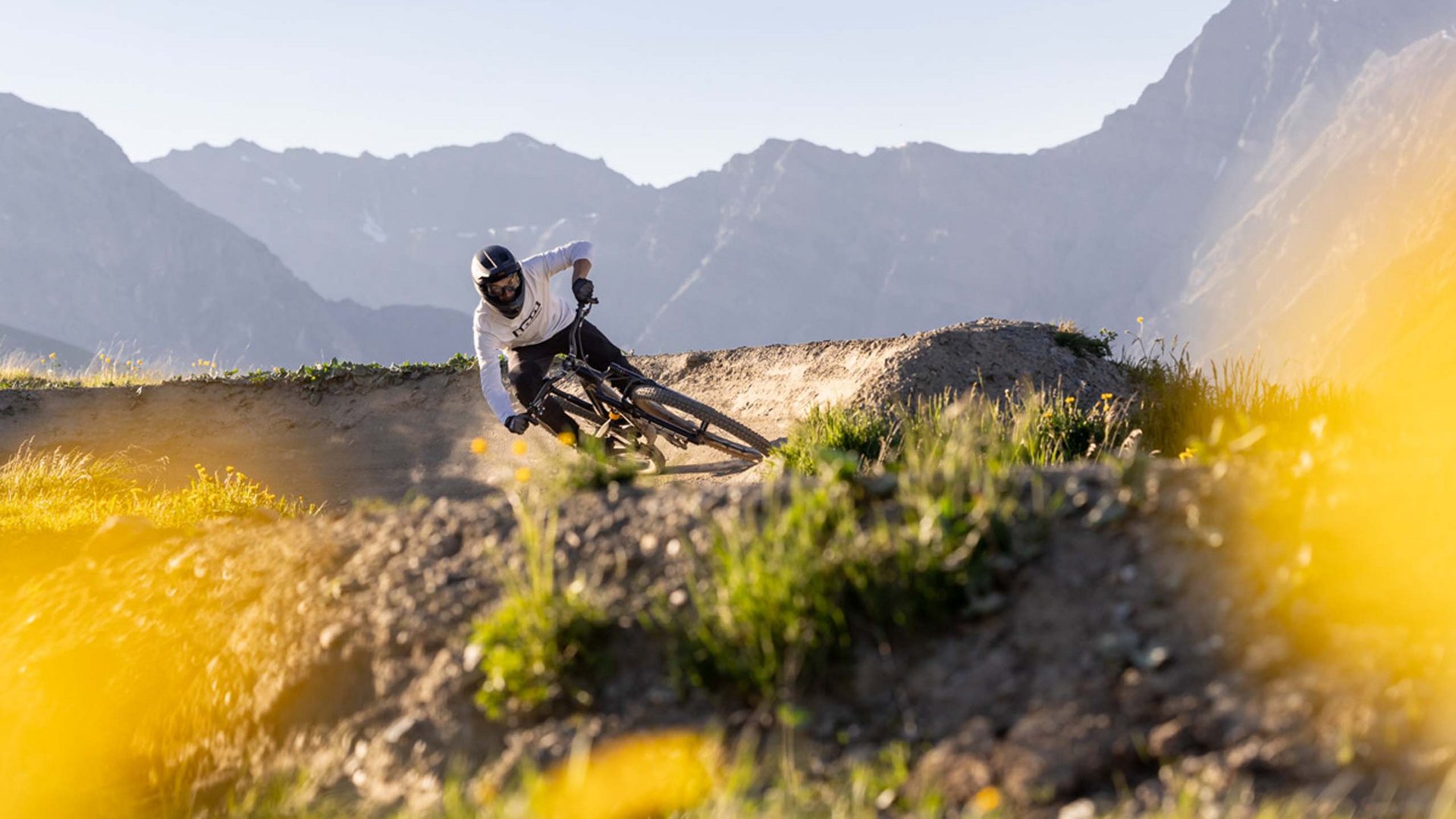 Discover the Alps on summer holidays at Damelis in Livigno Discover the Alps on summer holidays at Damelis in Livigno